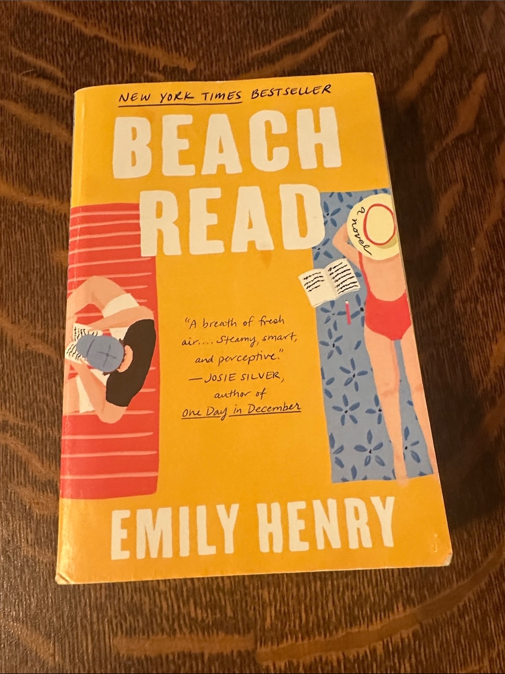 Beach Read by Emily Henry Book